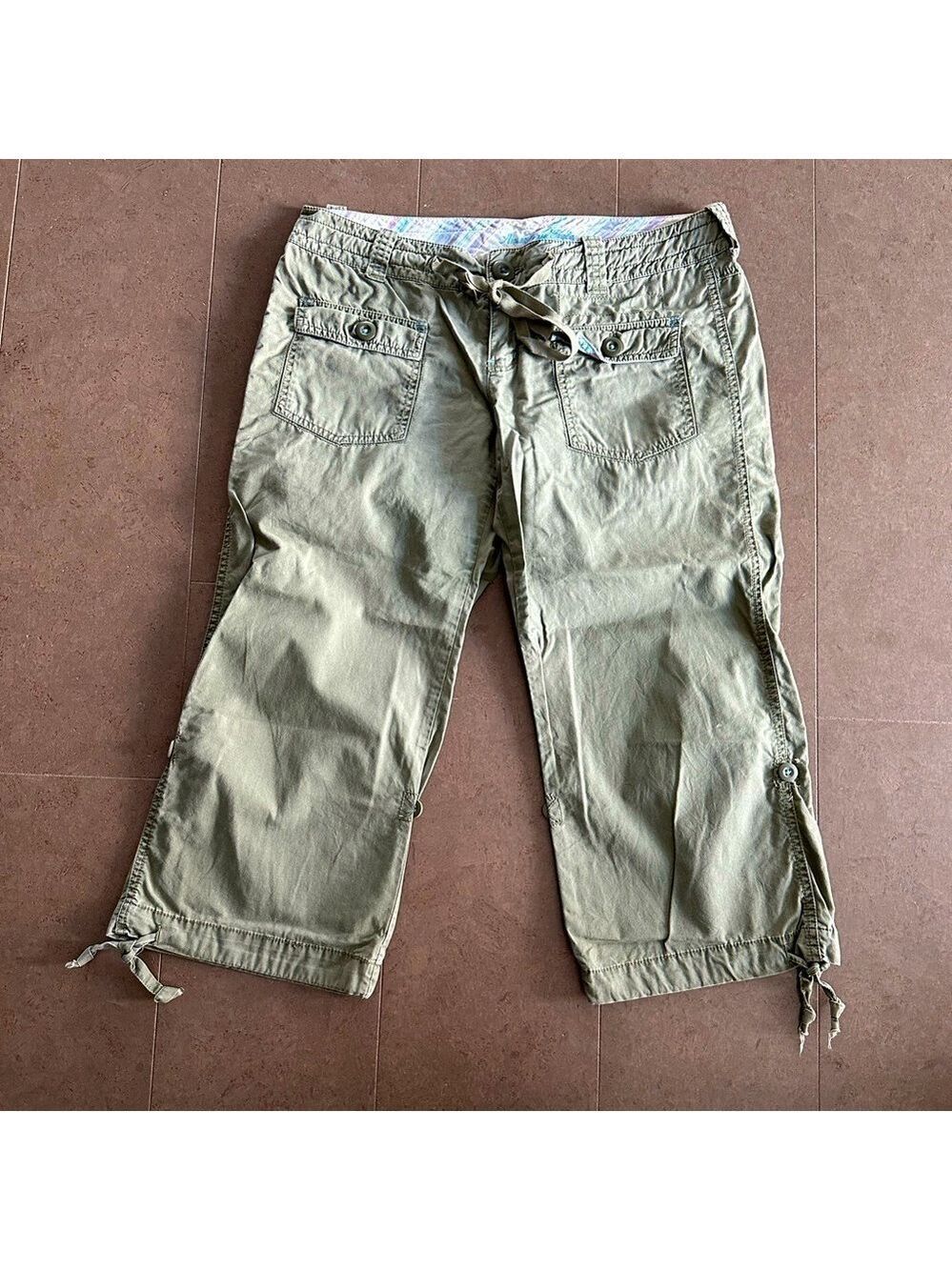 American Eagle crops size 6